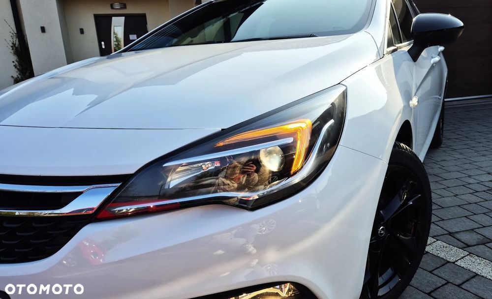 Opel Astra 1.6 T Dynamic S&S - 4