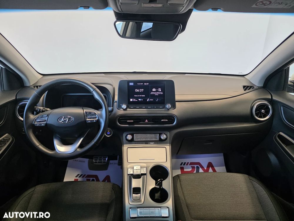 Hyundai KONA Select - 10