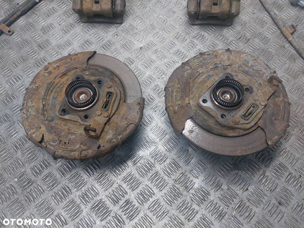 TARCZE HAMULCOWE TYŁ + ZACISKI + LINKI HYUNDAI I30 I 1.6 16V - 3