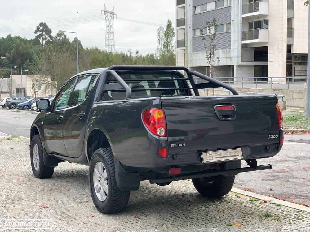 Mitsubishi L200 2.5 DI-D CD Invite+ AC/ABS 4WD - 4