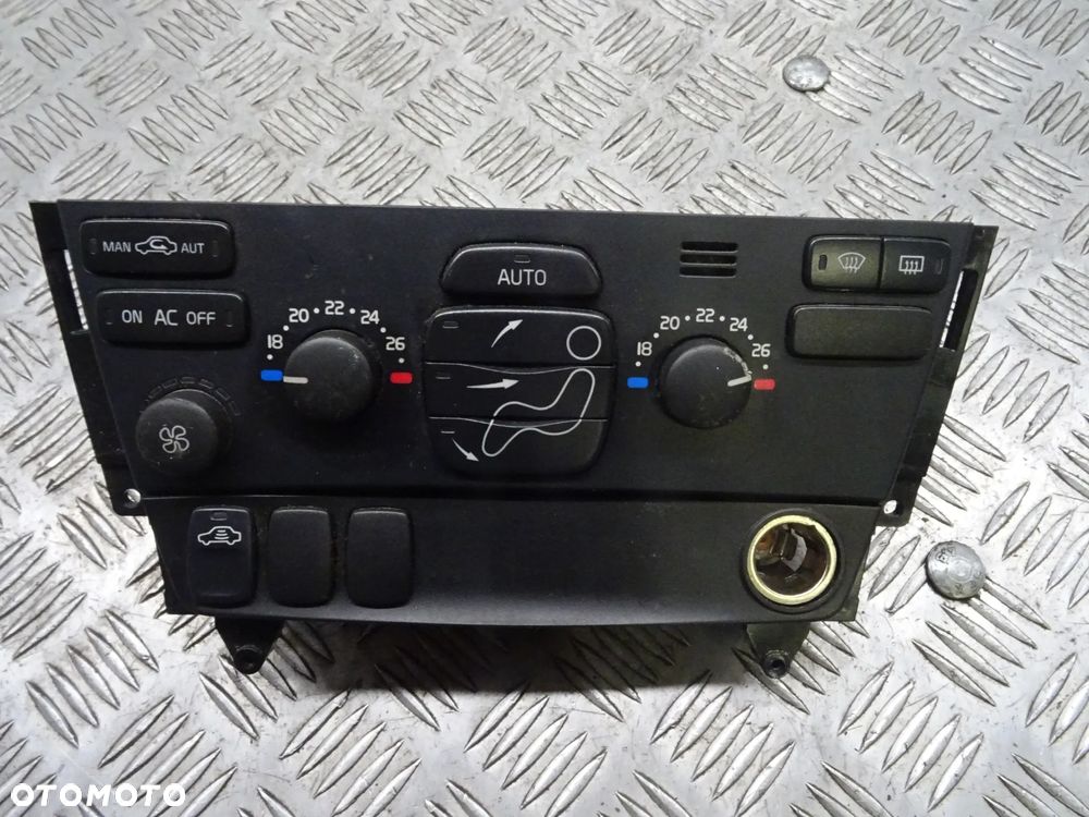 VOLVO XC70 01-07 2.5T 210KM PANEL NAWIEWU 30746022 - 1