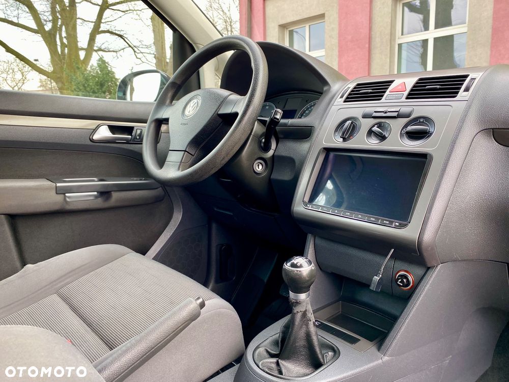 Volkswagen Touran - 20