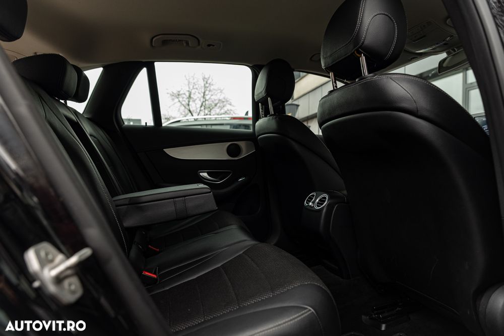 Mercedes-Benz GLC - 33