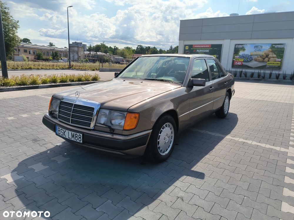 Mercedes-Benz W124 (1984-1993) - 33