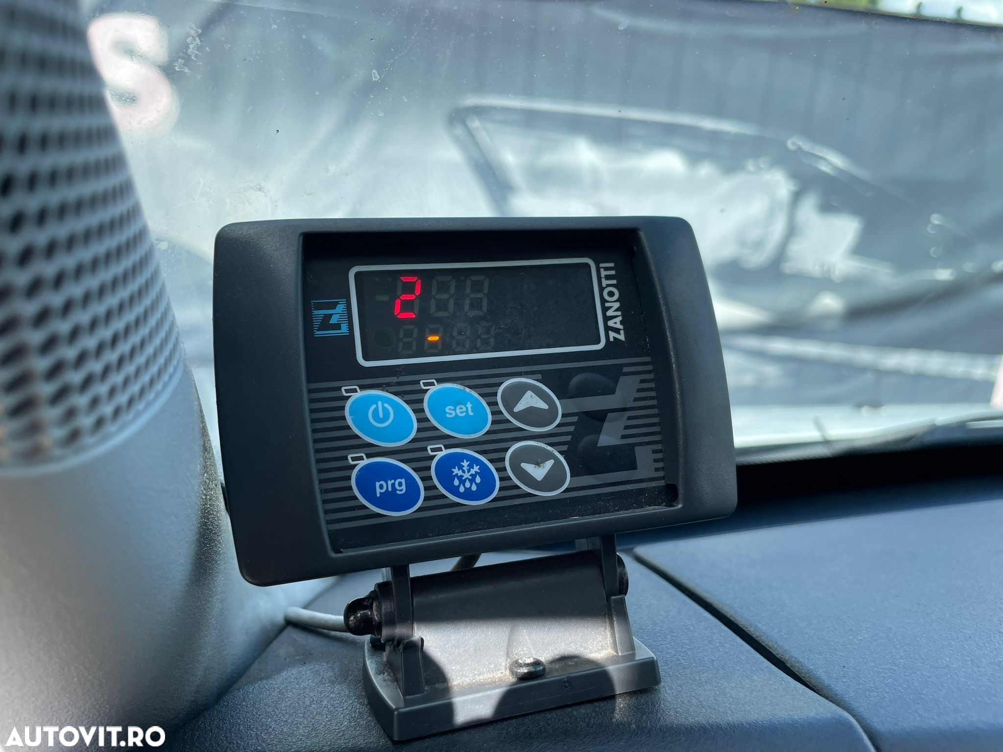 Iveco Daily 3.0 D FRIGORIFIC LIFT SPATE - 26