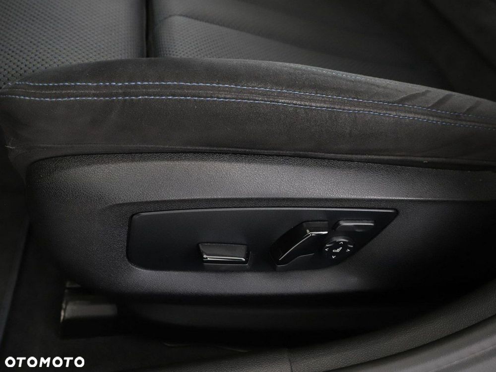 BMW Seria 5 520d xDrive M Sport Edition - 39