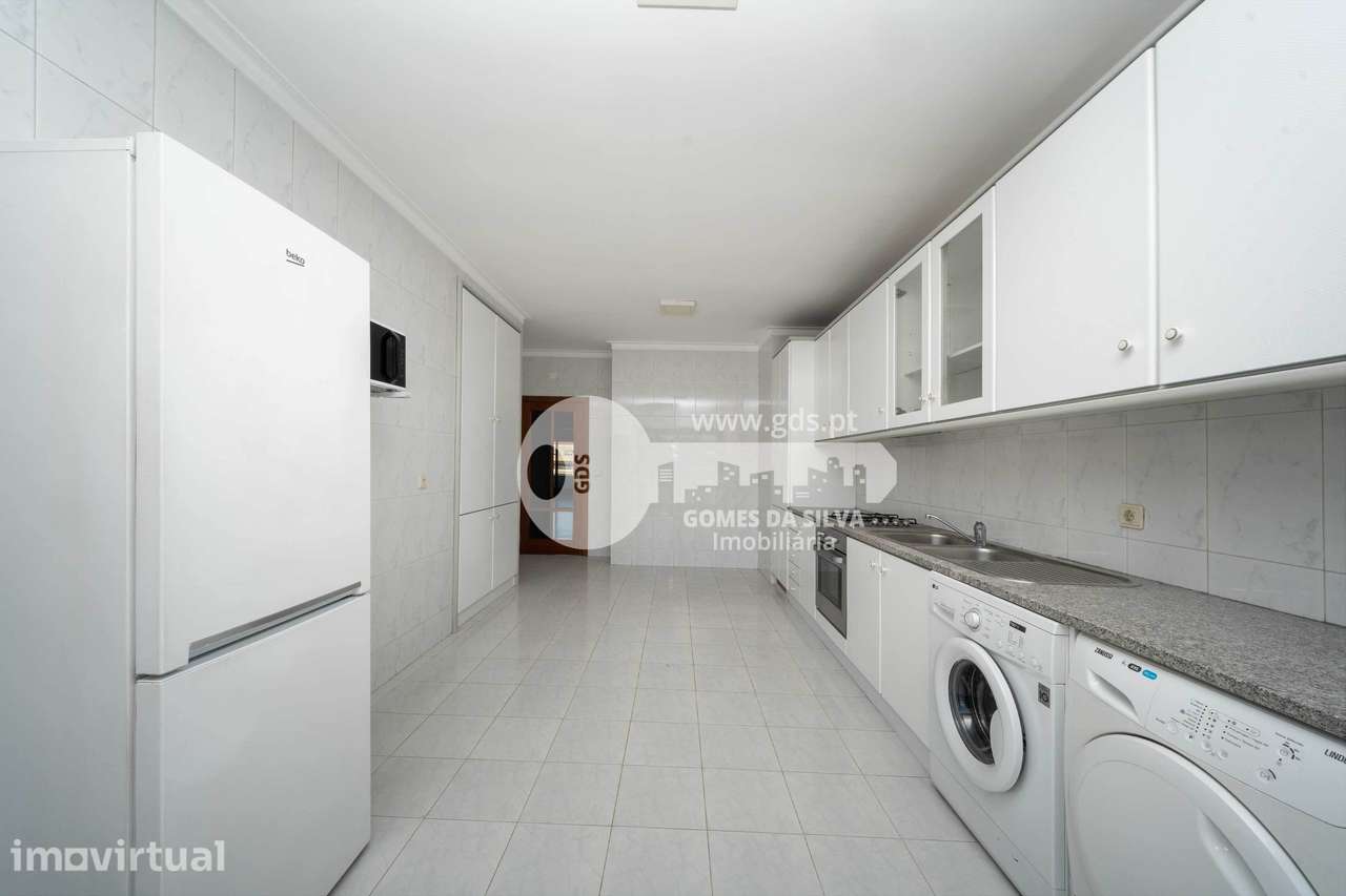 T5 Duplex na Rua Bernardo Sequeira, São Vítor - Grande imagem: 4/42