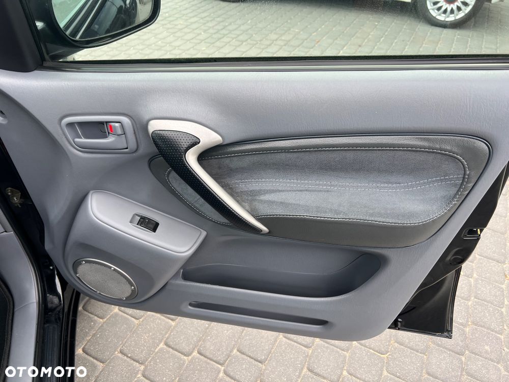 Toyota RAV4 2.0 VVT-i 4x4 - 30