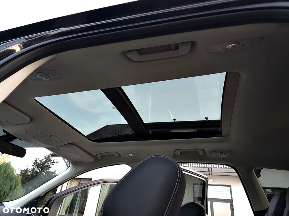 Ford Kuga 2.0 TDCi 4x4 Titanium - 36