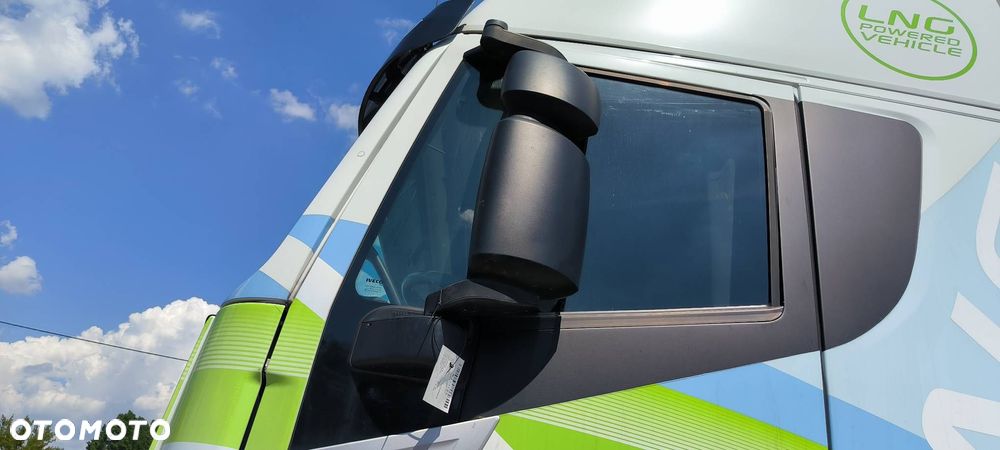 LUSTERKO LEWE IVECO STRALIS AS440ST/P LNG 2019 - 1