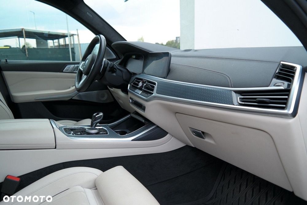 BMW X7 - 12