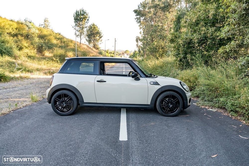 MINI 3 Portas Cooper D - 20