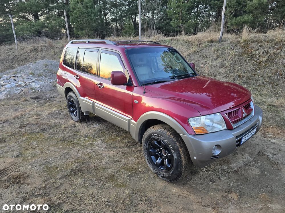 Mitsubishi Montero - 7