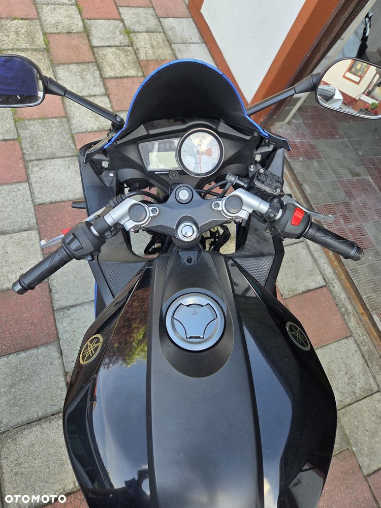 Yamaha YZF - 4