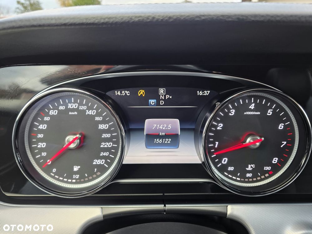 Mercedes-Benz Klasa E 300 9G-TRONIC - 24