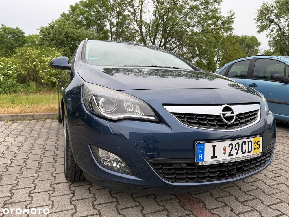 Opel Astra 1.6 Turbo Edition - 9
