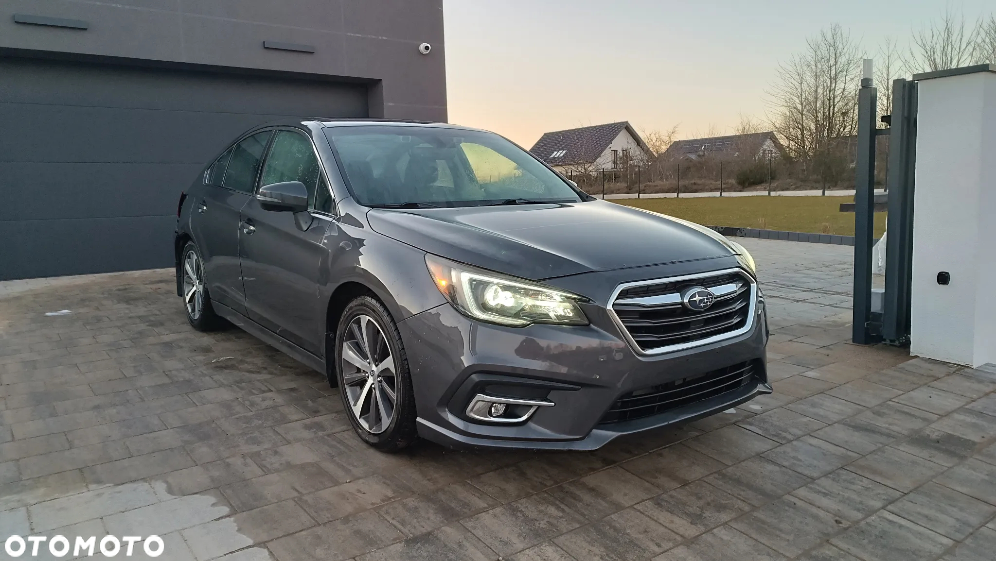Subaru Legacy - 2