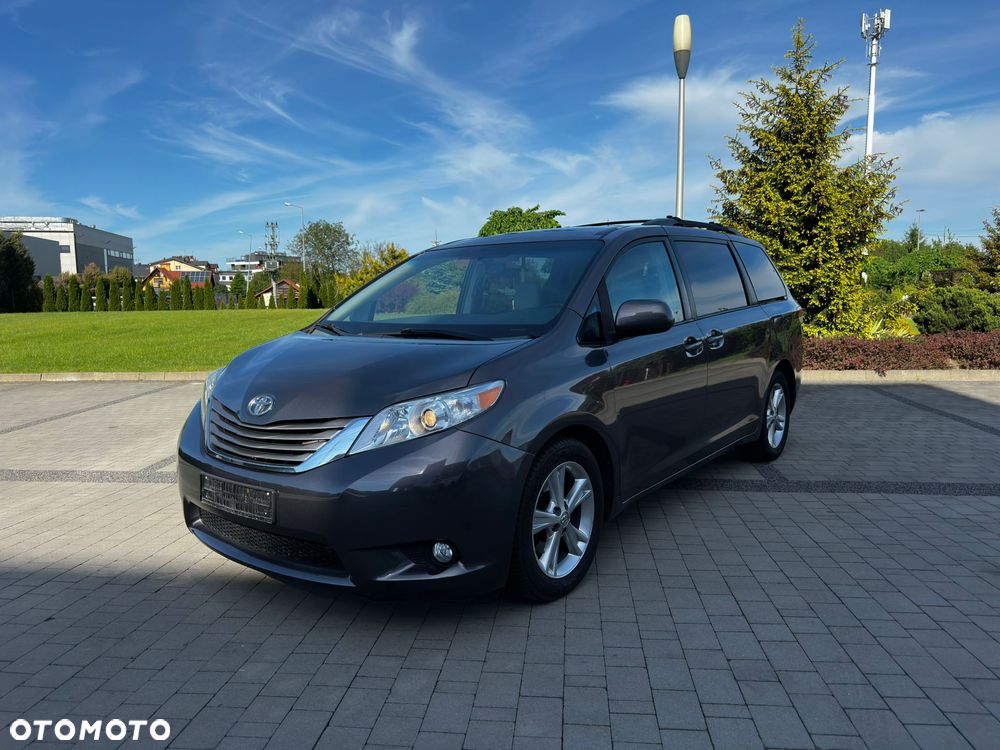 Toyota Sienna 3.5 XLE AWD - 1