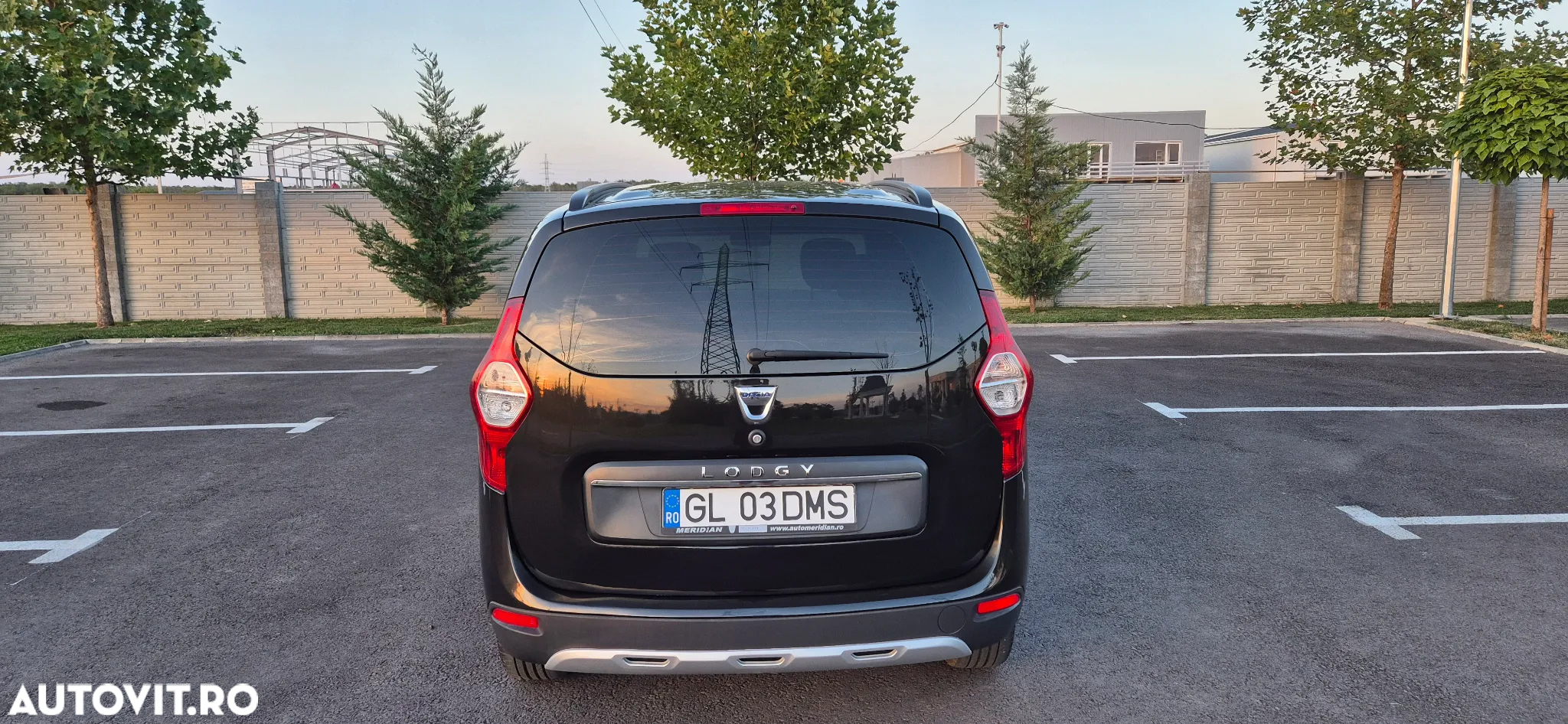 Dacia Lodgy 1.5 Blue dCi Stepway - 11