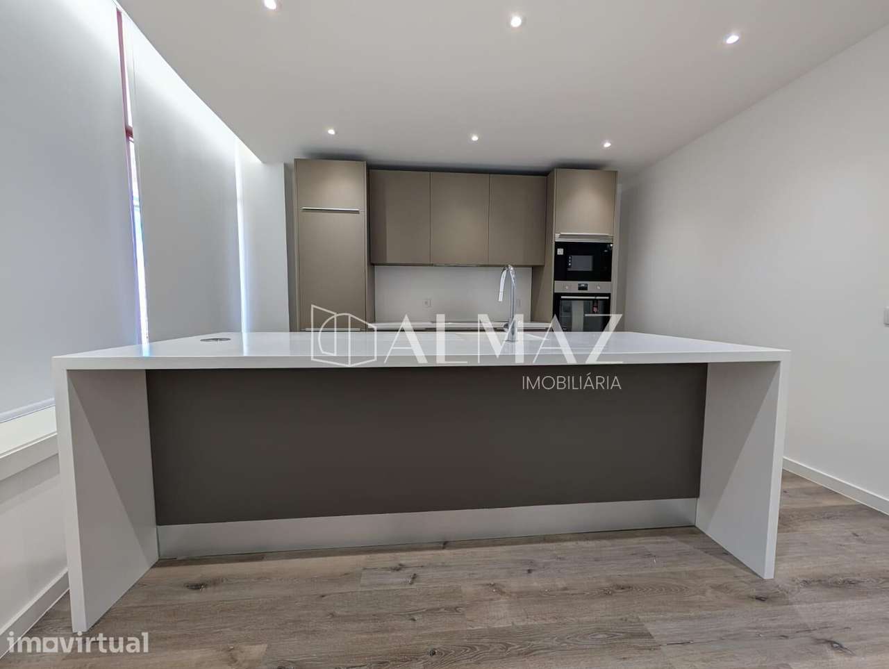Apartamento T2 completamente renovado com Suíte e Cozinha Open... - Grande imagem: 2/18