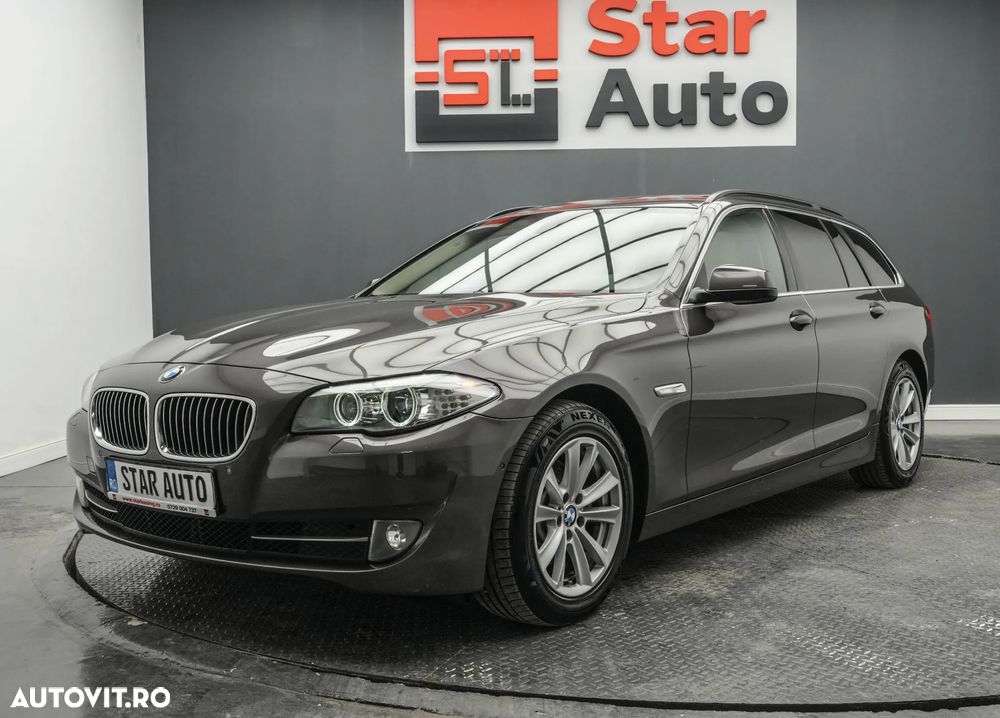 BMW Seria 5 520d Touring Aut. Luxury Line - 1