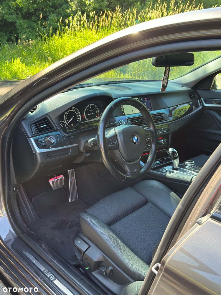 BMW Seria 5 525d - 8