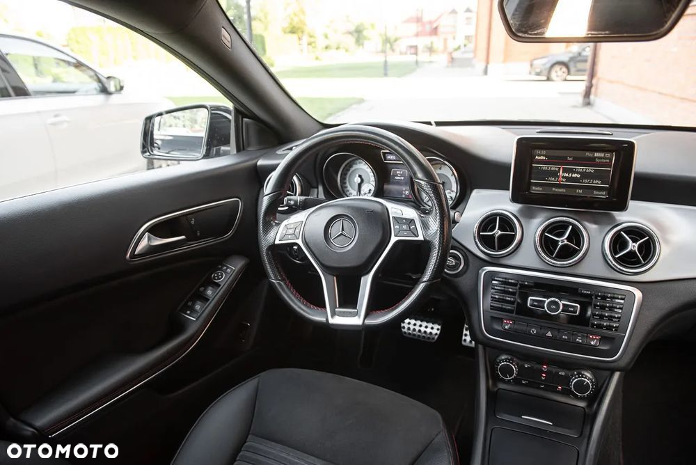 Mercedes-Benz CLA 220 d 7G-DCT AMG Line - 16