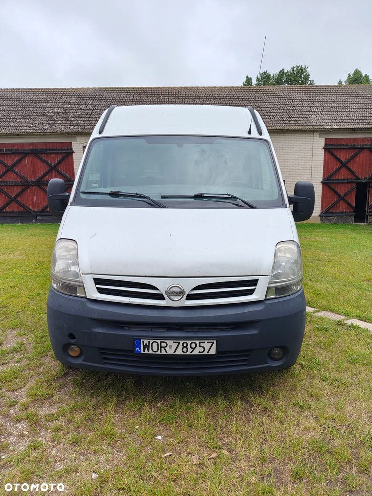 Nissan Interstar - 1