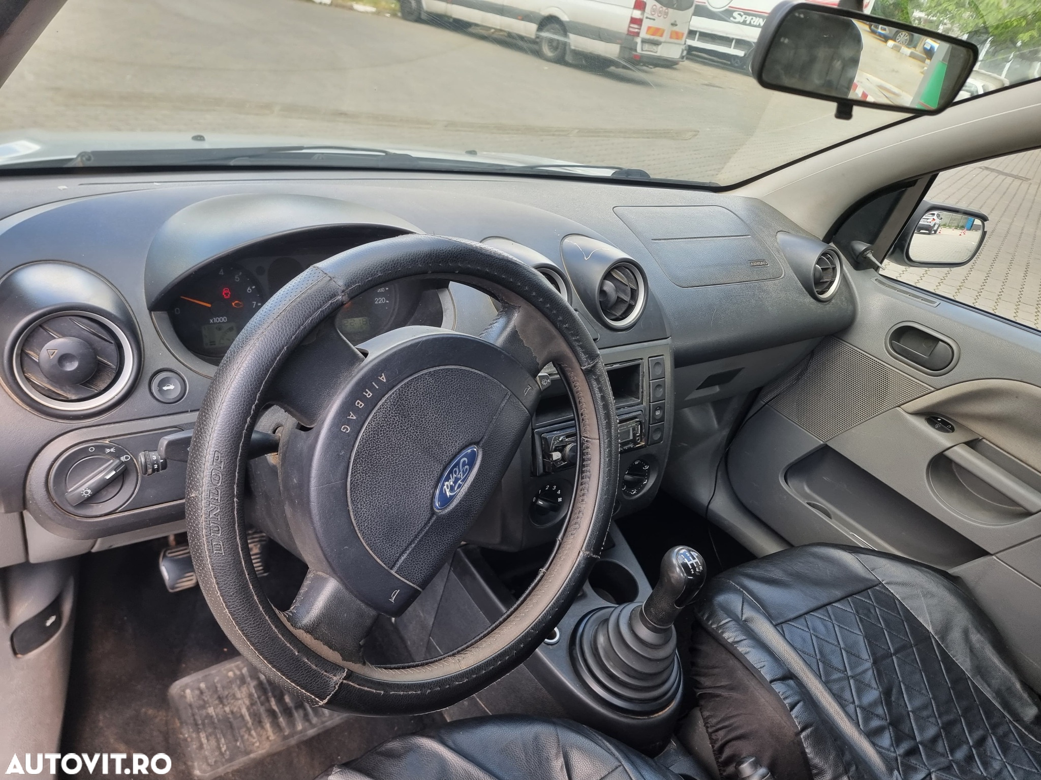 Ford Fiesta 1.3i - 6