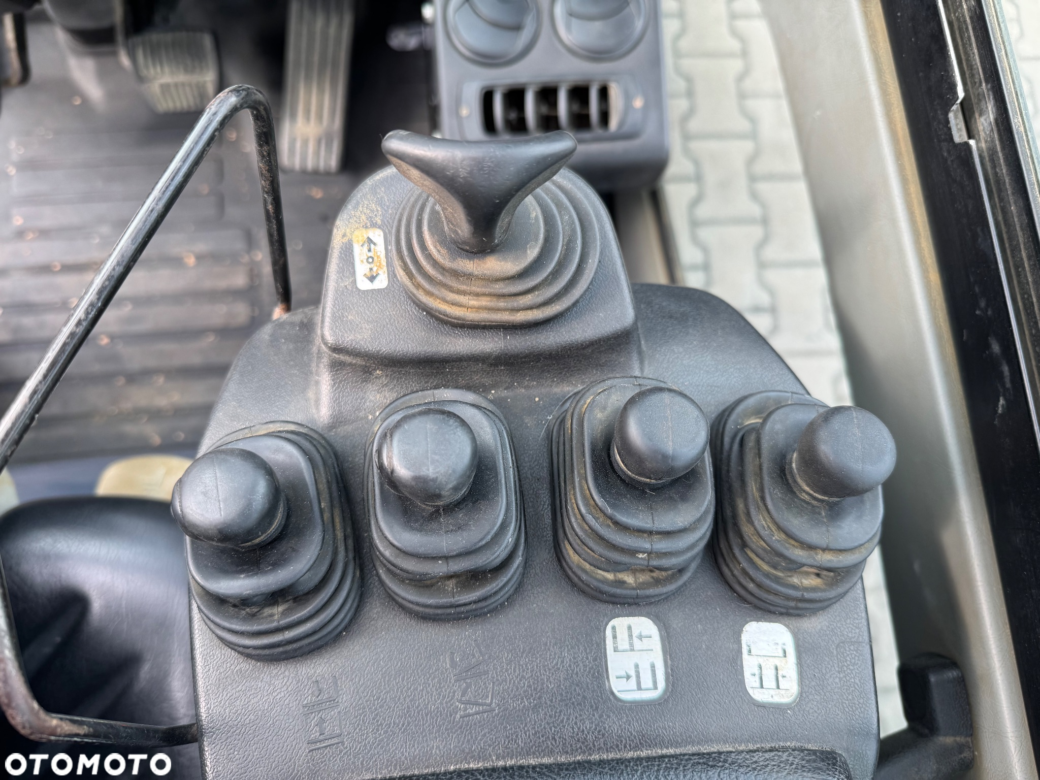 Toyota 02-8FDF25 - 10