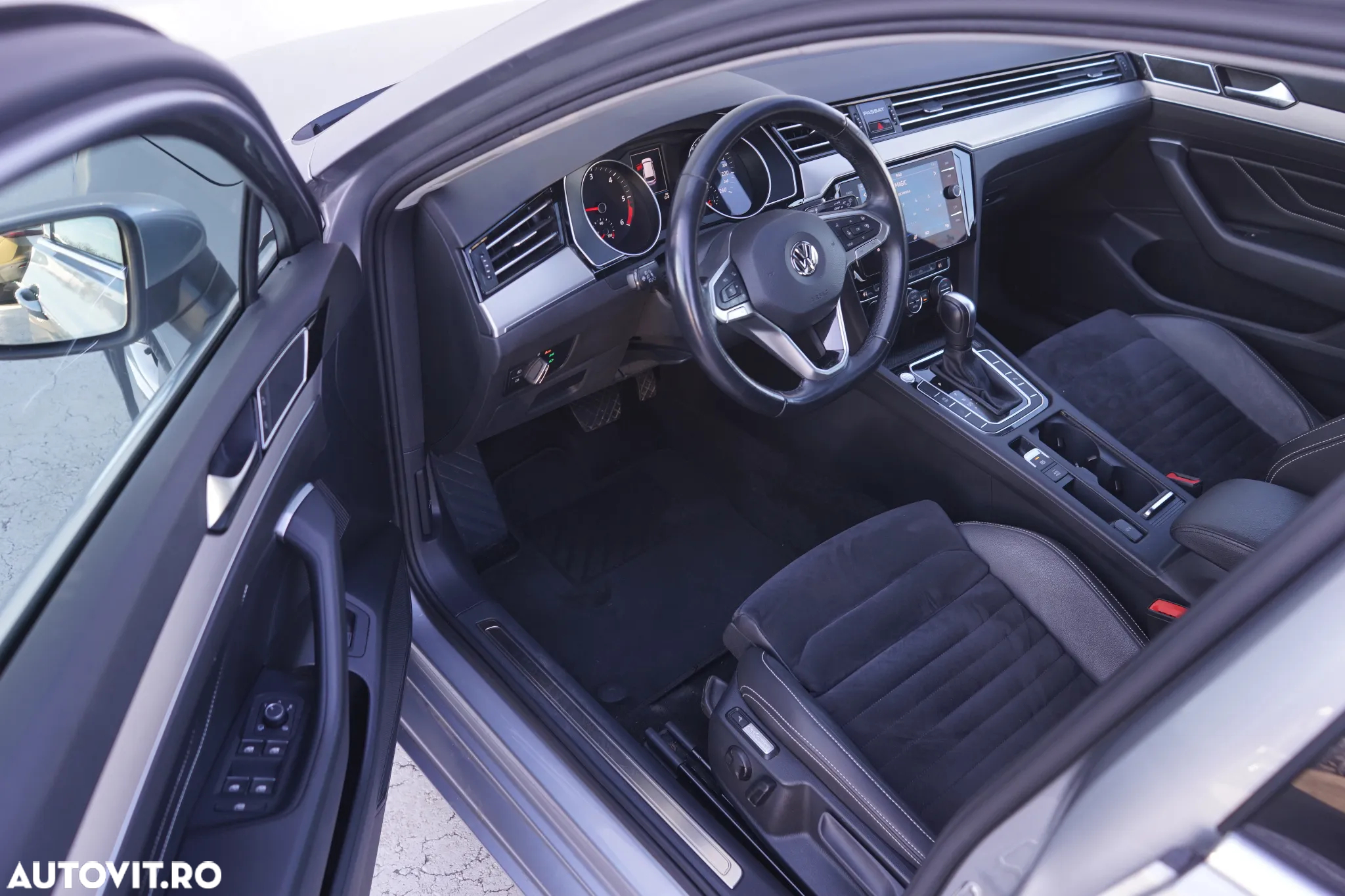 Volkswagen Passat Variant 2.0 TDI DSG Highline - 11