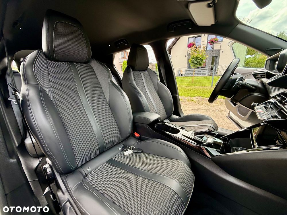 Peugeot 2008 1.5 BlueHDi GT Line S&S EAT8 - 32