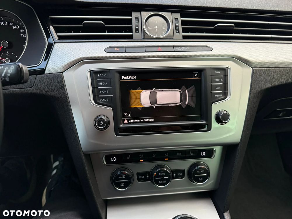 Volkswagen Passat 1.6 TDI (BlueMotion Technology) Comfortline - 26
