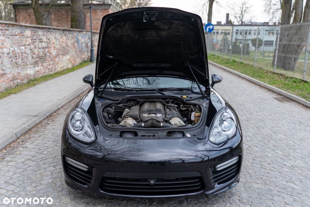 Porsche Panamera Turbo Executive - 38
