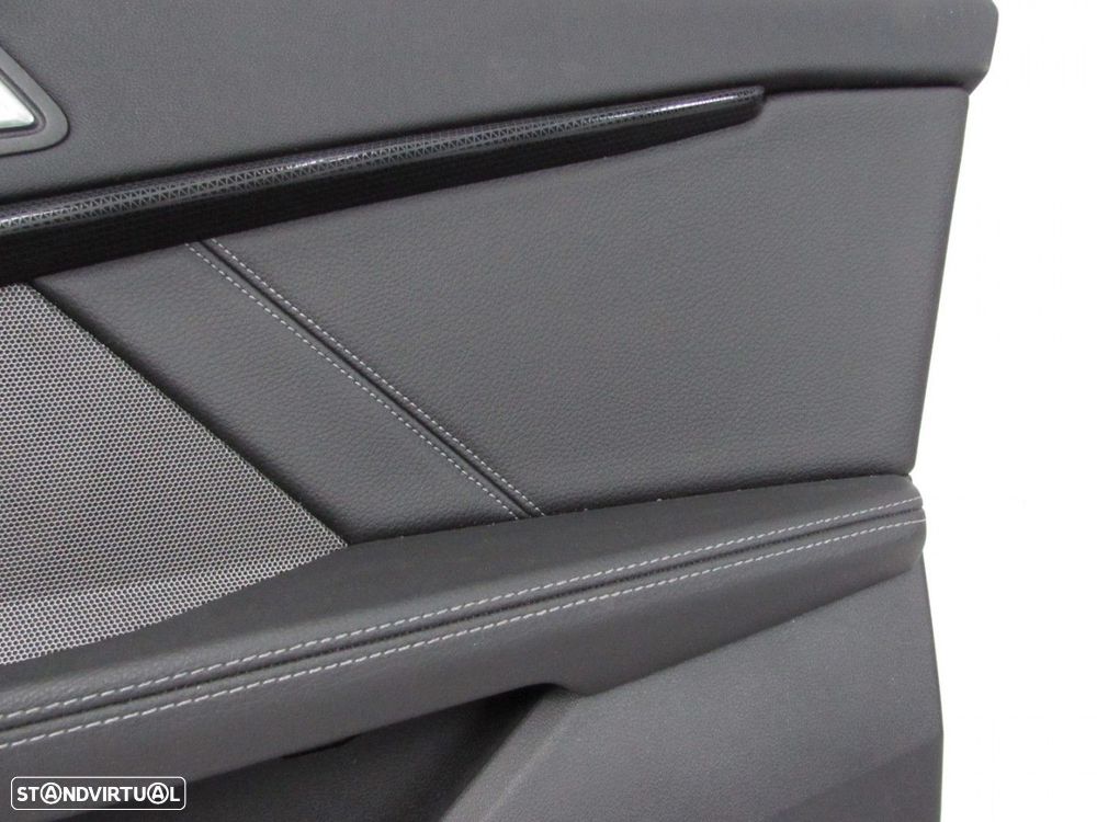 Forra da porta Em Tecido Direito/Frente Seminovo/ Original BMW 1 (F40) - 2