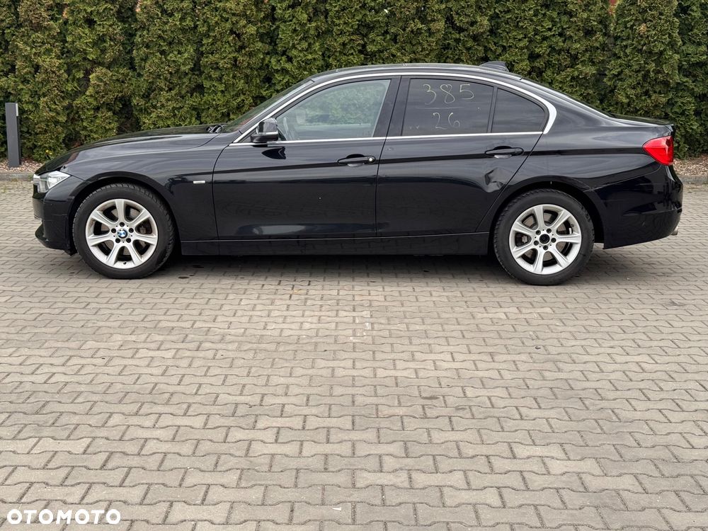 BMW Seria 3 330d xDrive Sport-Aut Luxury Line - 3