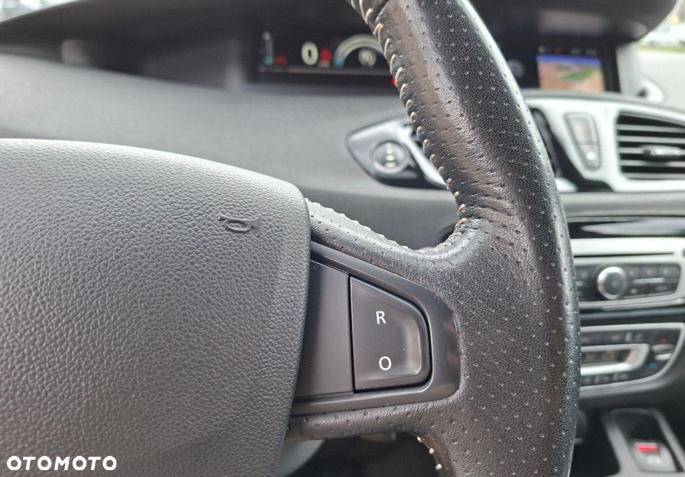 Renault Scenic - 36