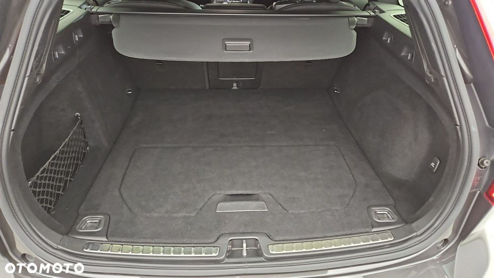Volvo V60 B4 D Plus Dark - 22