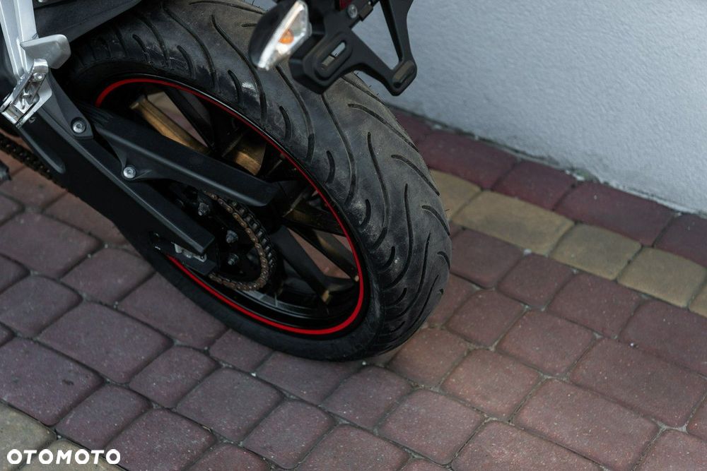 Yamaha YZF - 8