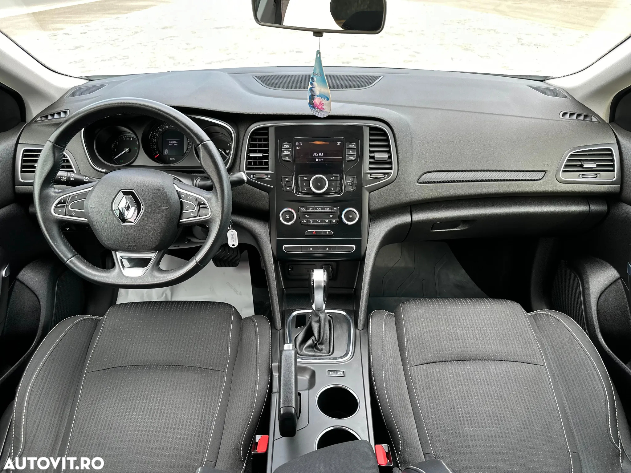 Renault Megane TCe EDC Zen - 11