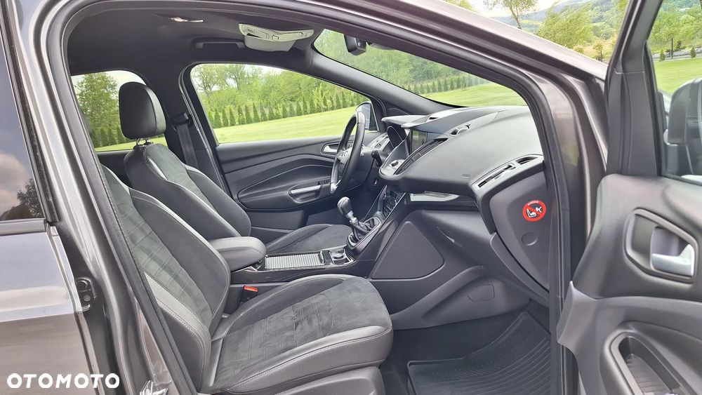 Ford Kuga 1.5 EcoBoost FWD ST-Line - 26