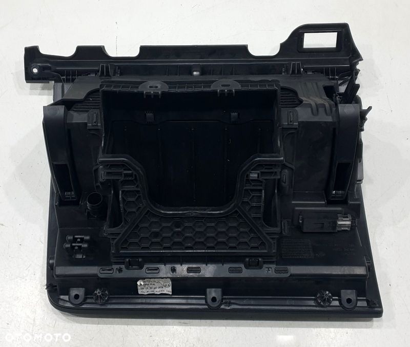 VW Passat B8 Schowek Pasażera - 2