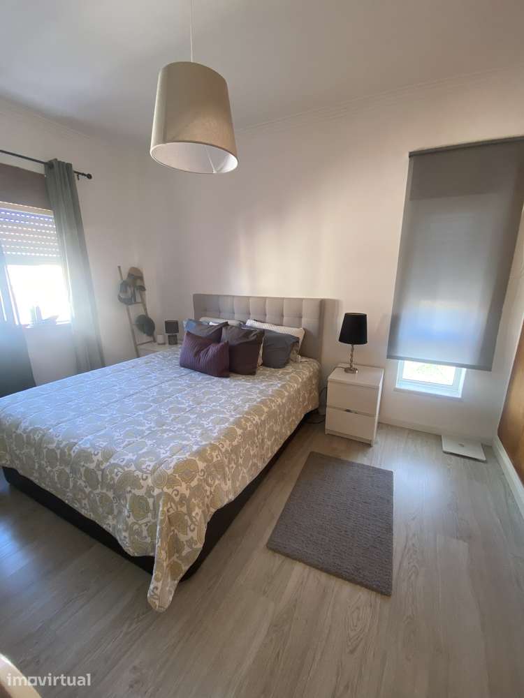 T2 Remodelado | 75 m² | Excelente Luz Natural | Vila Chã - Barreiro - Grande imagem: 4/8