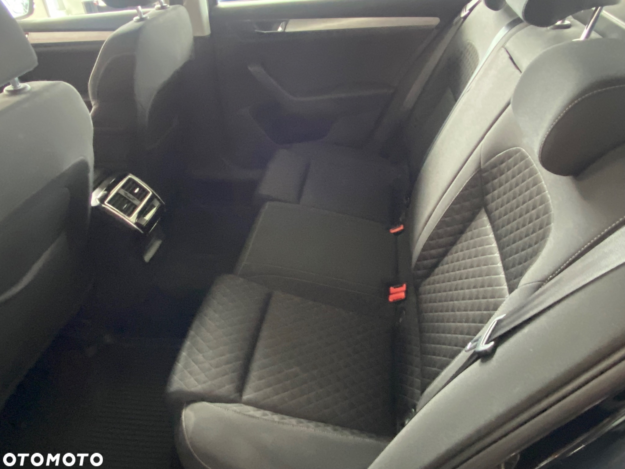 Skoda Superb 1.5 TSI ACT Ambition - 8