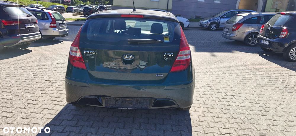 Hyundai i30 1.4 Base + - 26