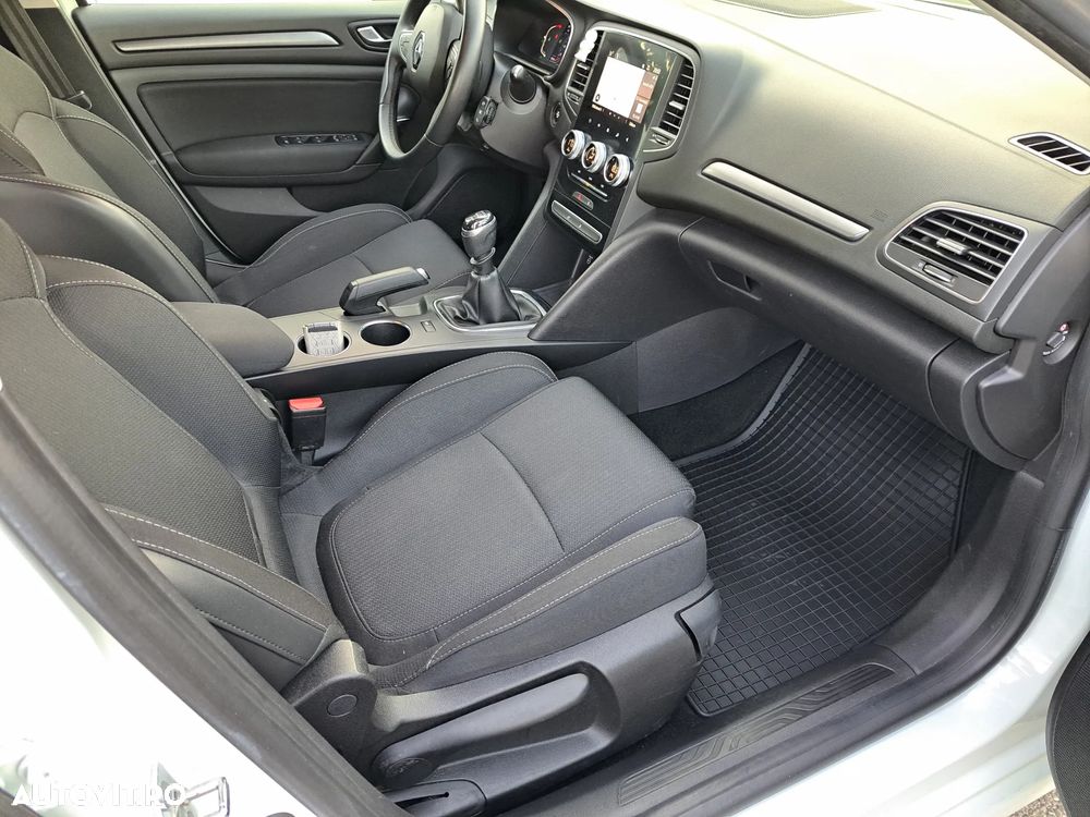 Renault Megane - 8