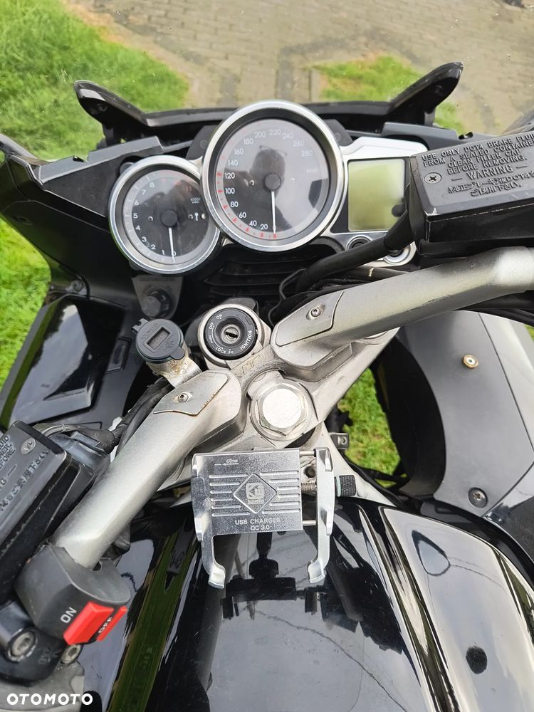 Yamaha FJR - 11