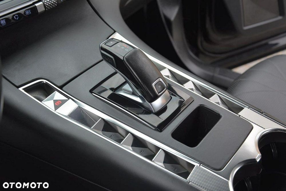 DS Automobiles DS 7 Crossback - 34