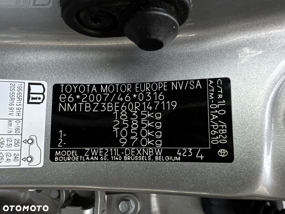 Toyota Corolla 1.8 Hybrid Comfort - 32