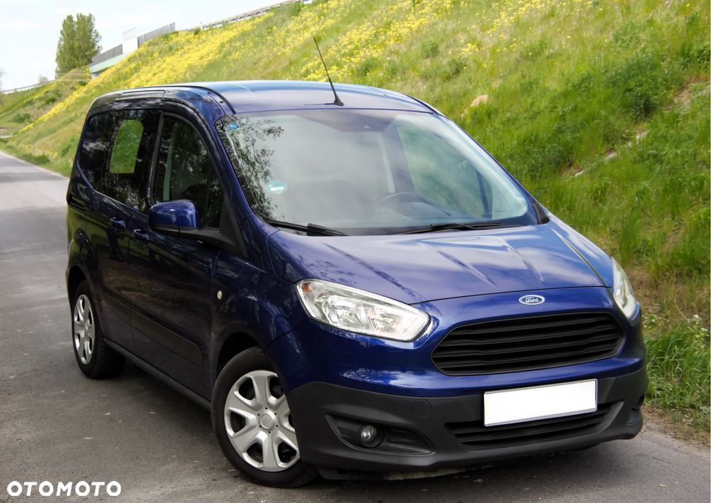Ford Transit Courier - 13